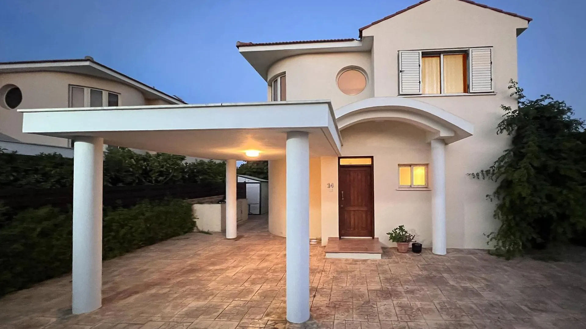 Chelidonia Larnaca Seafront Villa Meneou