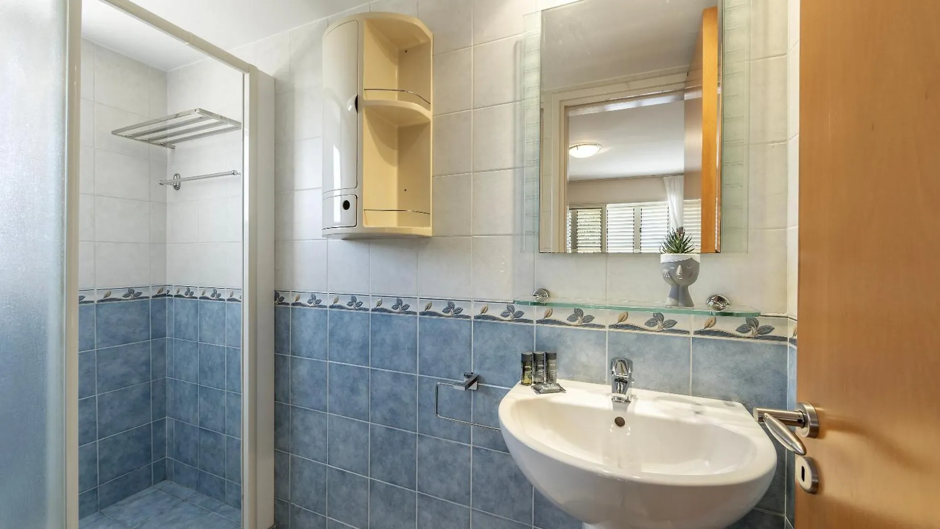 Chelidonia Larnaca Seafront Villa Meneou
