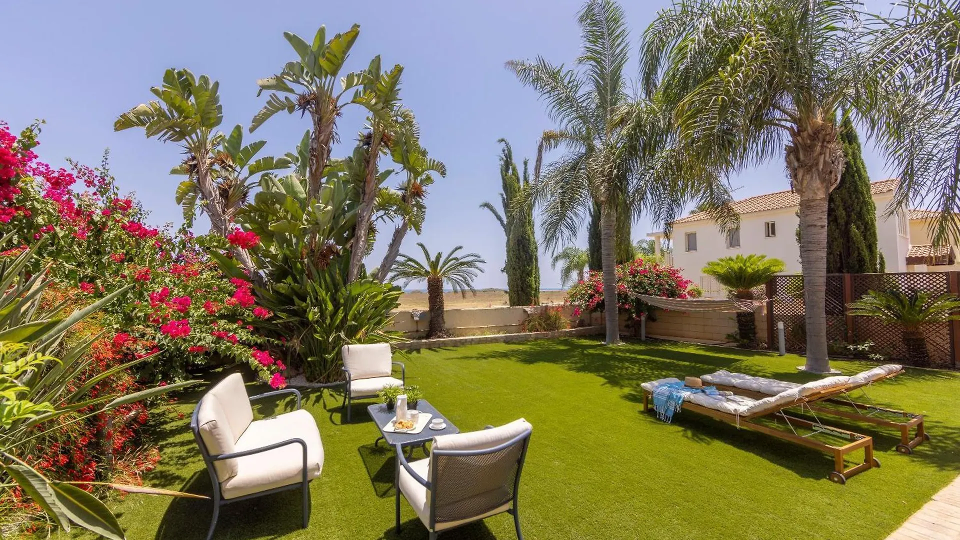 Chelidonia Larnaca Seafront Villa Meneou