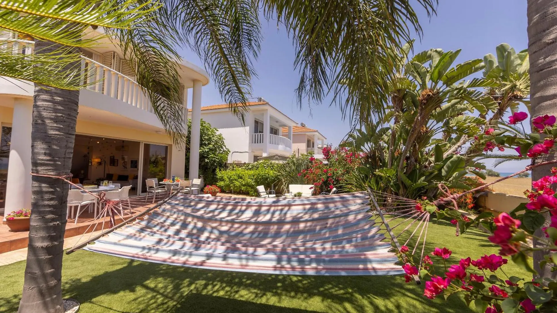Chelidonia Larnaca Seafront Villa Meneou 0*,