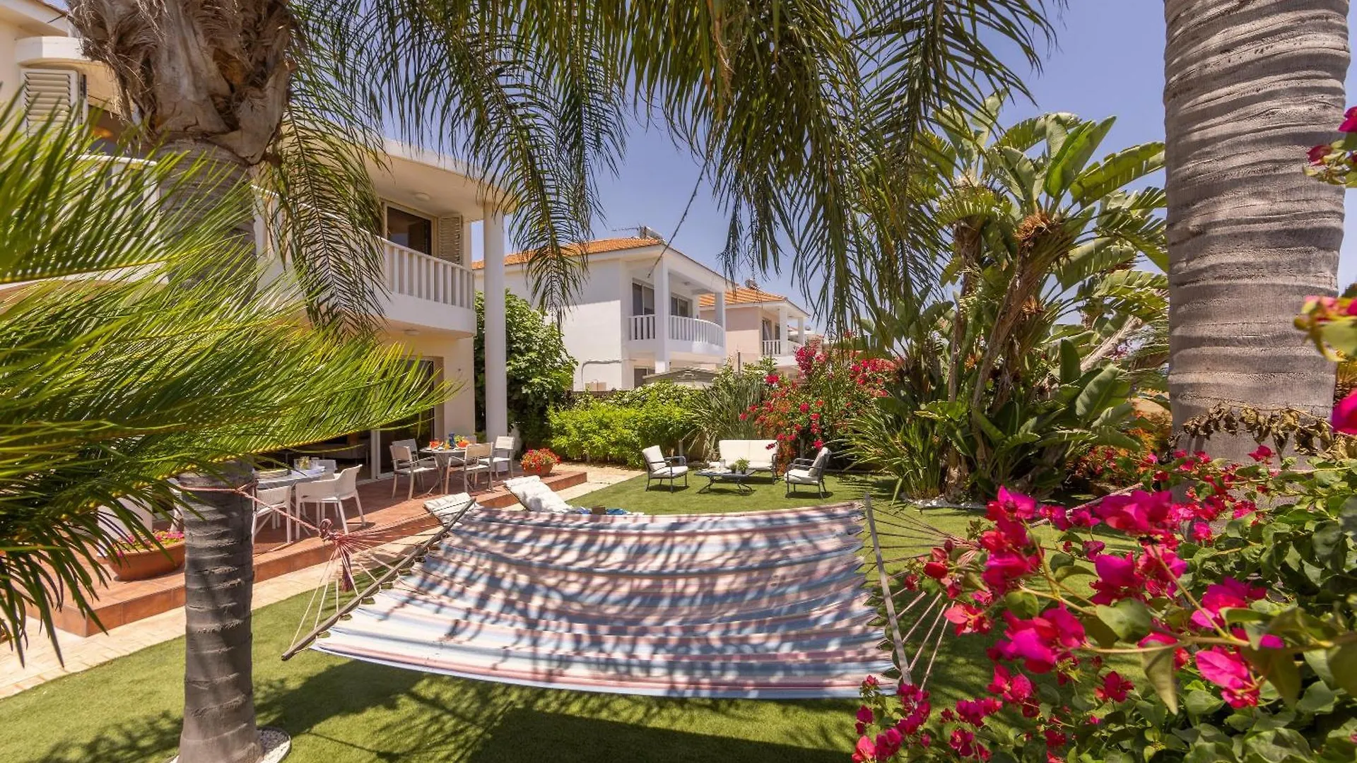 Chelidonia Larnaca Seafront Villa Meneou