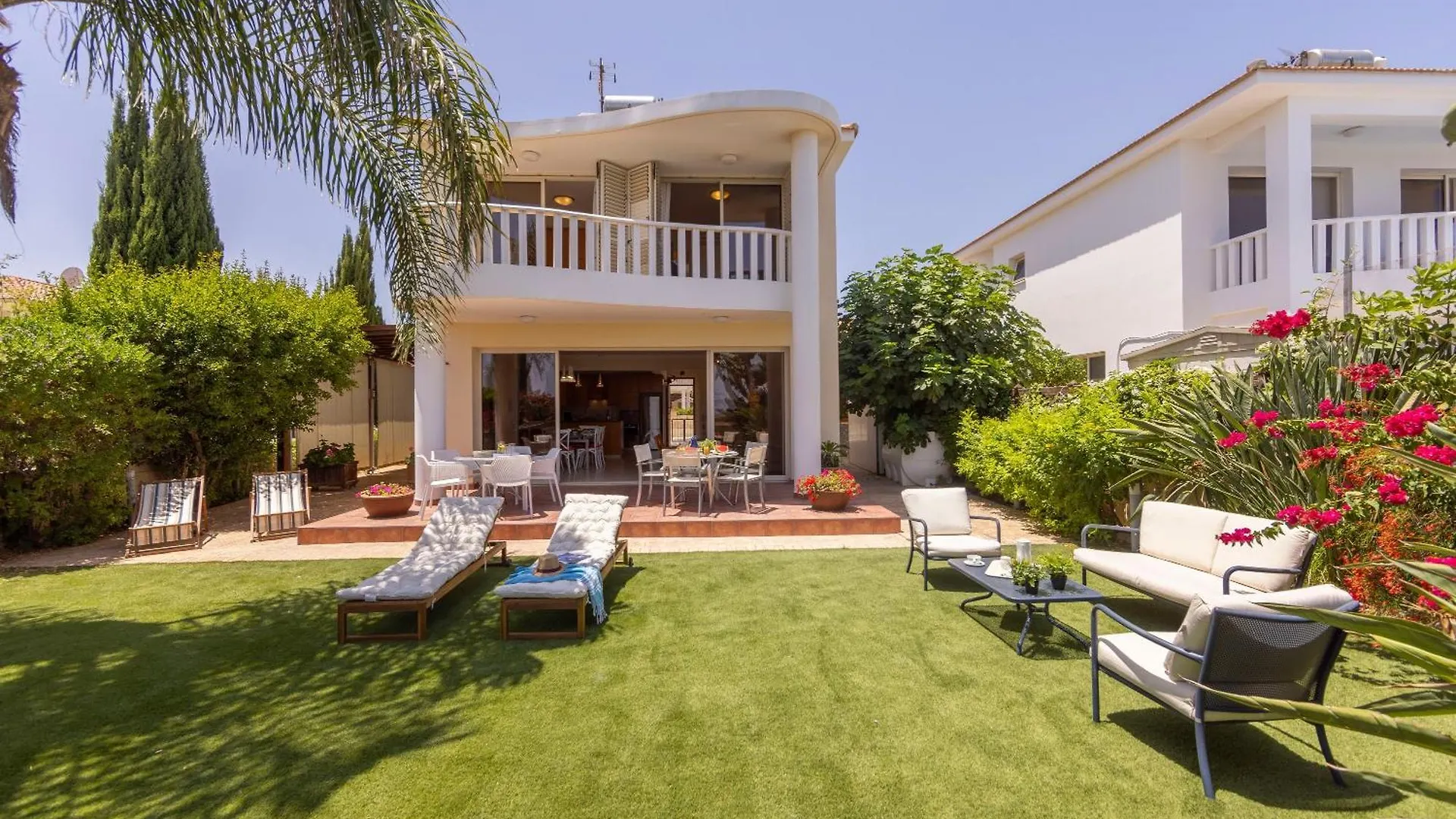 Chelidonia Larnaca Seafront Villa Meneou